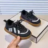 Sapatos Infantis Meninos Sapatos Casuais 2026 Primavera Novo Tênis Esportivo para Bebê Lantejoulas Estilo Princesa Meninas Crianças Pequenas Tênis de Skate