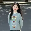 Conjunto de Suéter de Punto Floral Estilo Coreano para Niñas 2026 Nuevas Llegadas de Otoño Tallas Mediana y Grande para Niños Jeans de Pierna Ancha Conjunto de Dos Piezas Moderno