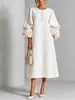 Vestido de moda europeia e americana para mulheres 2026, gola redonda, com mangas tipo lanterna floral tridimensionais, tecido texturizado, caimento solto, elegante, comprimento médio, corte reto