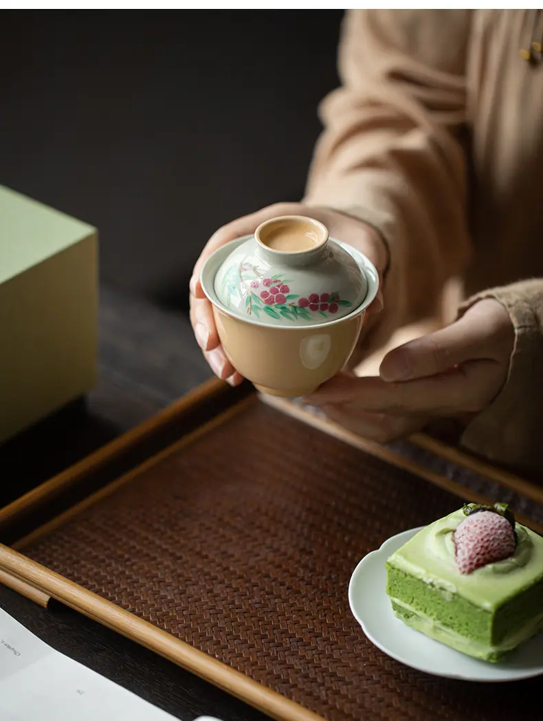 杏黄—手绘山童荔果—君安盖碗_07.