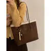 Bolso de Axila de Alta Gama Retro para Mujer Invierno 2025 Nuevo Bolso Tote de Gamuza Gran Capacidad Bolso de Hombro Único de Felpa