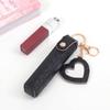 Estuche Portátil de Lujo para Labial Largo 2025 Puede Usarse como Accesorio Llavero con Espejo de Maquillaje, Caja Mini de Labial con Tapa Abatible, Ultraligero