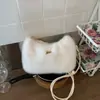 Bolsa de Pelúcia Fofa para Mulheres 2025 Inverno Popular Nova Moda Versátil Popular Super Popular Bolsa de Ombro Único Transversal