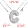 Moderna y Versátil Colgante de Alfabeto Inglés de 26 Letras con Microincrustaciones de Cobre Puro Cadena para Clavícula Suministro Directo Joyería de Collar para Mujer