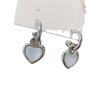 Brincos de imitação de nicho de luxo leve Fritillaria Love Feminino Chic Novo design Sense Fashion Commuter All-match Love Ear Jewelry