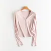 Especial Fuera de TemporadaContiene 6% de seda de morera~Camiseta de manga larga con cuello en V, cómoda y suave como una nube, para mujer, top versátil de color liso para otoño