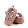 Zapatos nuevos para bebé con detalle de lazo y encaje, con cierre de velcro, suela de goma para agarre y diseño transpirable, perfectos para aprender a caminar