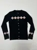 Cardigan Jacquard Matelassê Estilo Retro Novo de Outono com Suspensório Top Duas Peças para Mulheres