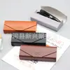Estuche para Gafas Portátil de Alta Gama Anti-Presión 2026Ins para Estudiantes, Hombres y Mujeres, con Logo, Estilo Retro Nuevo Estuche para Gafas de Sol al por Mayor
