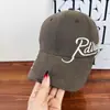 Gorra de Béisbol Nueva Modelo de Ala Dura Estilo Coreano con Bordado de Letra Lateral y Bordes Desgastados, Sombrero de Sol Moda Unisex Primavera y Verano para Circunferencia de Cabeza Grande