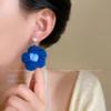 Aretes de flores de lana perlada para mujer, temperamento dulce de principios de otoño, aretes versátiles, nueva moda popular en línea 2024, joyería para la oreja