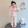 Pijama infantil nuevo de primavera y otoño, un conjunto para niños pequeños y grandes, con diseño de dibujos animados, manga larga y estampado de lunares, adecuado para usar en interiores