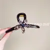 Pinza de Flor de Estampado de Leopardo de Gama Alta para Mujer 2025 Nuevo Pinza de Tiburón Grande Pinza para el Cabello Accesorio Único Elegante para el Cabello en la Parte Posterior de la Cabeza