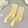 Montones Blancos de Calcetines para Mujer, Calcetines de Puro Algodón hasta la Mitad de la Pantorrilla, Calcetines de Confinamiento de Moda, Calcetines Sueltos de Algodón, Calcetines sin Costuras Estilo Japonés