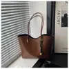 Bolso Grande de Cuero Encerado al Aceite para Mujer 2025 Nuevo Otoño e Invierno Bolso de Hombro para el Trabajo Bolso de Mano