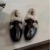 Mocasines mullidos estilo británico con forro de polar para mujer, nueva colección otoño/invierno 2026, con detalles de hebilla, planos de punta fina, cálidos y acogedores
