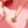 Collar de Acero de Titanio con Proyección de Trébol de Cuatro Hojas Transfronterizo para Mujer, Cadena para Clavícula con Incrustaciones de Circonia Estilo Moda Coreana Ins, Regalo de San Valentín