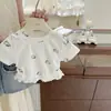 Camiseta de Verano para Niña Estilo Nuevo Estampado de Dibujos Animados Top con Adorno de Encaje de Manga Corta Shorts de Mezclilla Bordados de Gato Conjunto de Dos Piezas