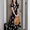Elegante Vestido Floral de Moda Estilo Francés con Cuello en V Ceñido a la Cintura Adelgazante 2026 Nuevo Vestido Retro Elegante de Moda