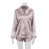 Pijama de Estilo Europeo y Americano Otoño/Invierno 2026, Seda Helada Manga Larga Diseño de Plumas Ropa de Dormir para Mujer Estilo Francés Conjunto de Shorts de Satén
