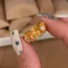 Anel Vintage Flor de Íris Escovado para Mulheres, Luxo Leve Personalidade Retrô Flor de Metal Anel de Zircônia Anel Empilhável