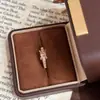 Anillo de Arco del Triunfo con Diamantes Brillantes de Lujo Ligero Estilo Francés para Mujer, Diseño de Nicho con Sensación de Alta Gama, Moderno y Elegante, Anillo Abierto Simple Versátil