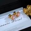 Pendientes de Trébol de Cuatro Hojas de Nácar Rosa Natural Moda Exquisita Micro-pavimentados con Circonita Tapones para Orejas de Gama Alta Originales Pendientes Retro Accesibles