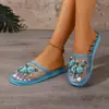Comercio Electrónico Transfronterizo Verano 2026 Nuevas Pantuflas de Bordado para el Hogar Mocasines Medios Abiertos Pantuflas de Punta Cerrada Zapatos Planos Pantuflas Elegantes