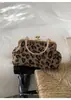 Bolso de Piel Informal Estilo Coreano de Gran Capacidad 2025 para Mujer con Cadena Estampado de Leopardo Colorido Personalizado de un Solo Hombro Cruzado Bolso de Mano Tipo Concha