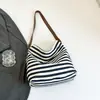 Bolsa de Lona Listrada Simples de Grande Capacidade Feminina Estilo Artístico Preguiçoso Ins Primavera Verão Bolsa de Compras Bolsa de Mão Bolsa Grande de Ombro Único