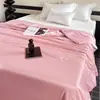 Colcha de Verano Refrigerante de Seda de Hielo Grado Maternidad y Bebé Clase A, Núcleo de Colcha de Aire Acondicionado de Verano Antibacteriano Genuino, Colcha Fina Lavable a Máquina para Dormitorio
