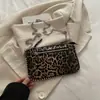 Bolsa Transversal Casual Simples Estilo Coreano Retrô Distintiva Bolsa de Ombro Feminina 2025 Primavera Nova Moda Simples Pequena Bolsa Quadrada