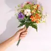 Lenguaje de Estrella de Primavera Ramo de Flores Pequeñas Temporada de Bodas Ramo de Mano de la Novia Regalo de Año Nuevo Ramo de Mano Arreglo Floral Decoración