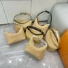 2024 Nova Bolsa Tecida Artesanal com Design de Nicho Moda Versátil Portátil de Pulso Bolsa para Lancheira Tecida Bolsa para Celular