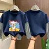 Camiseta de manga larga a rayas de algodón puro para niñas, colección primavera/otoño 2026, estilo nuevo, diseño de caricatura lindo, capa base versátil y a la moda