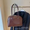 Bolsos Retro Pequeños de Venta Caliente al por Mayor para Mujer Otoño e Invierno, Nuevos Bolsos de Hombro de Moda Versátiles 2026 de Gran Capacidad