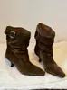 Botas Fashion Novas Outono/Inverno 2026 Bico Quadrado Fivela Feminina Elegantes de Temperamento Emagrecedoras Salto Alto Meia-Panturrilha franzidas Curtas
