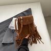 Bolsos de Diseño de Nicho para Mujer, Versátil Otoño e Invierno 2025 Nuevo Bolso de Hombro Cruzado Mate Retro con un Toque de Alta Gama y Borlas