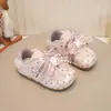 Zapatos infantiles de suela blanda, zapatos de niña de dibujos animados con lazos, zapatillas de encaje estilo princesa para primavera y otoño, plateadas sencillas
