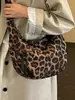 Bolsa Versátil de Gran Capacidad Estilo Dumpling Transfronteriza para Mujer 2026 Nuevo Otoño Estampado de Leopardo Retro Estilo Coreano para Viajes Diarios Bolso de Hombro Cruzado Único