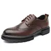 Sapatos Formais de Couro Brogue Britânico com Cadarço Baixo Esculpido Masculino Solado Grosso Antiderrapante Aumento de Altura para Trabalho Casamento Negócios