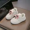 Zapatillas Deportivas para Niños 2026 Primavera y Otoño Nuevo Estilo Zapatos Blancos Casuales para Niños Mayores, Niños y Niñas, Suela Suave Antideslizante Zapatos Casuales con Estilo