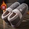 Chinelos masculinos de algodão tamanho extra grande, novo modelo de inverno 2026, com fleece adicionado, espessados para aquecimento, com sola grossa, à prova d'água, antiderrapantes e com calcanhar fechado