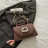 Estilo Coreano Simples e Fashionável Cor Pura 2025 Verão Novo Casual Roupa de Trabalho Bolsa Carteiro com Corrente Transversal Ombro Pequena Quadrada para Mulheres