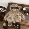 Abrigo de algodón de invierno estilo coreano para bebés, estampado de dibujos animados de moda, engrosado para abrigar, adecuado para niños, prenda exterior versátil para bebés