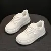 Zapatos de Verano para Mujer Estilo Nuevo Transpirables Tenis Blancos para Estudiantes Femeninas Estilo Coreano Versátiles de Suela Gruesa que Aumentan la Altura Deportivos Casuales Tenis de Moda
