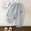 Calça de Moletom Bordada Infantil Nova Estilo Coreano, Nova Calça da Moda com Punho para Meninos e Meninas