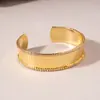 Pulsera con Rayas Verticales de Diamante Chapada en Oro Real de 18 Quilates Lujo Accesible Pulsera de Gama Alta Joyería de Mano de Nicho Transfronteriza Europea y Americana para Mujeres