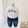 Conjunto de Roupas de Outono para Meninos Primavera e Outono 2026 Novo Estiloso Fashionável Bebê de 1 Ano e 3 Meses Moletom Manga Longa Conjunto de Duas Peças Atacado