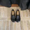 Saia combinando 2026, sapatos de trança, novo estilo de verão, sapatos baixos de bico fino, cabedal macio francês, sola macia, sapatos de bico redondo